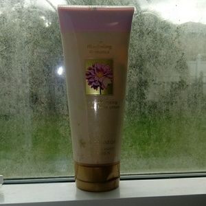→ VS | Blossoming Romance Hand & Body Cream ←